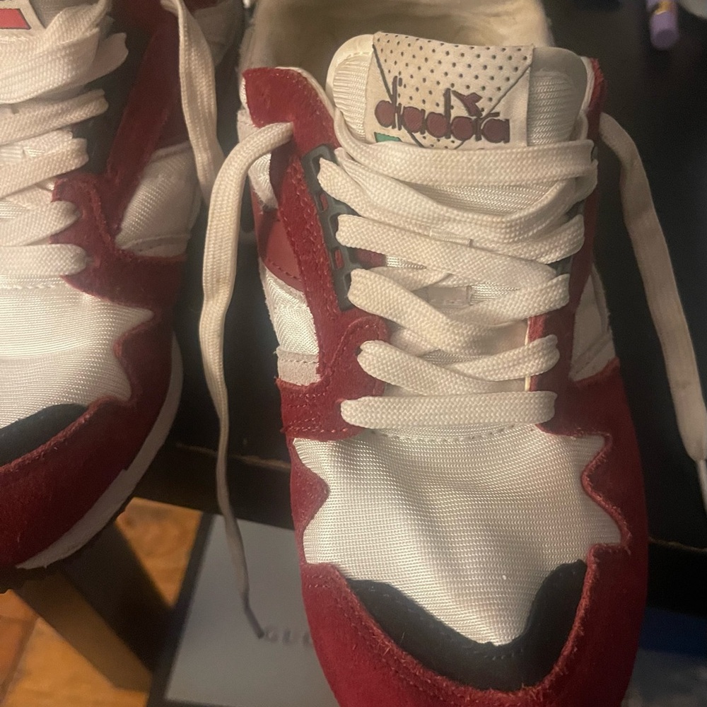 Men’s Diadora sneakers size 8 burgundy and white - Picture 4 of 11